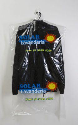 Capaas plásticas para roupas Solar Lavanderia